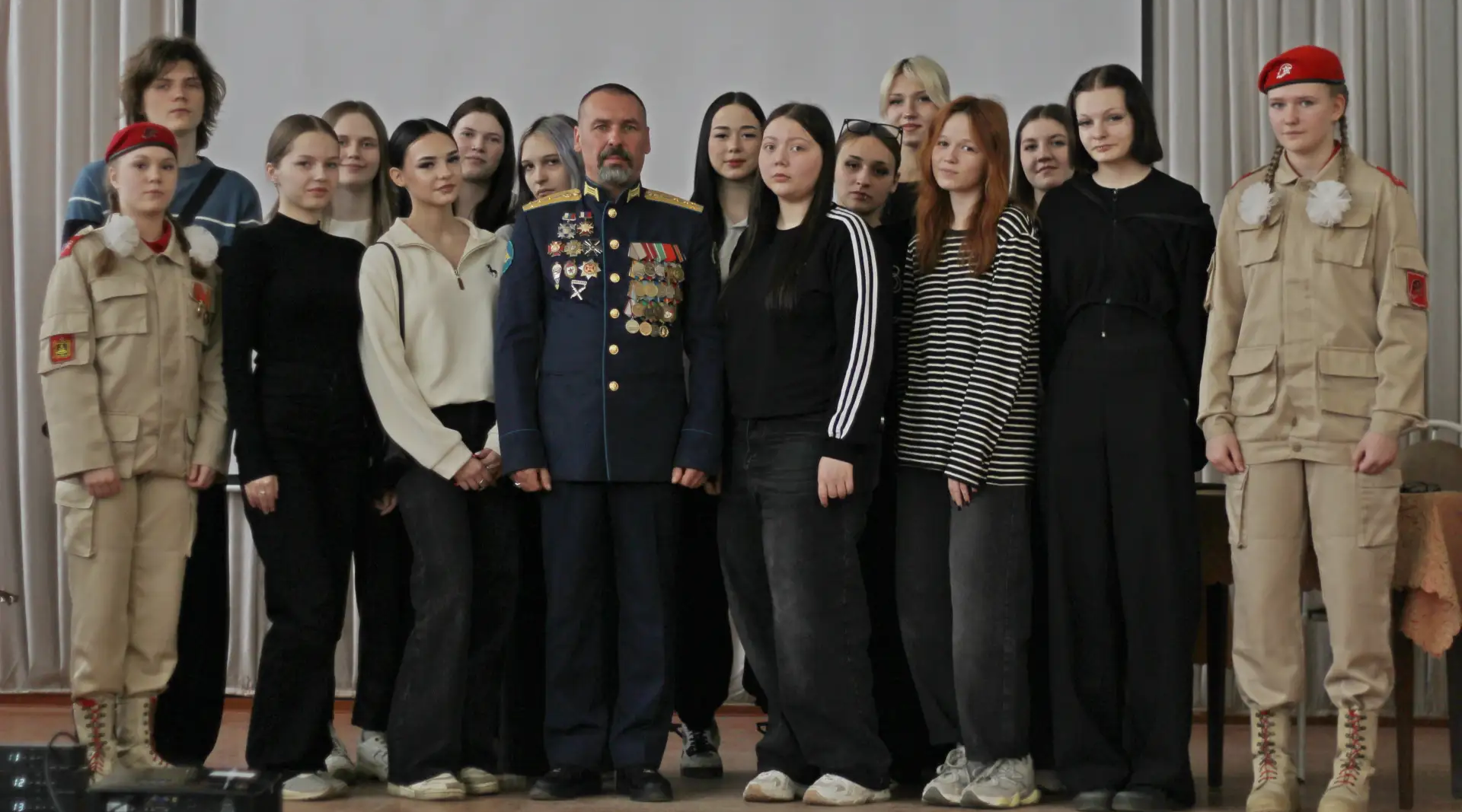 Студенты брянского техникума встретились с Сергеем Цыкиным