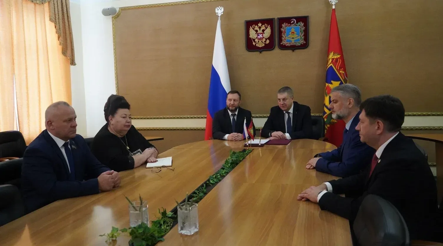 Александр Богомаз провел рабочую встречу с Сергеем Пузыревским