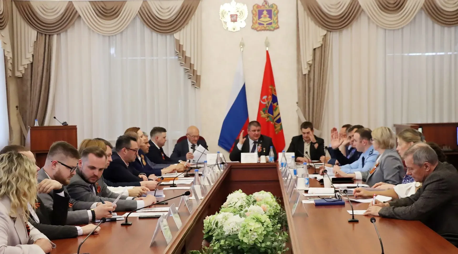 На заседании комитета по молодежной политике обсудили развитие патриотизма
