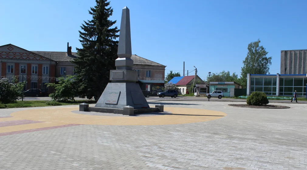 Обновляется сквер Славы в Клетне