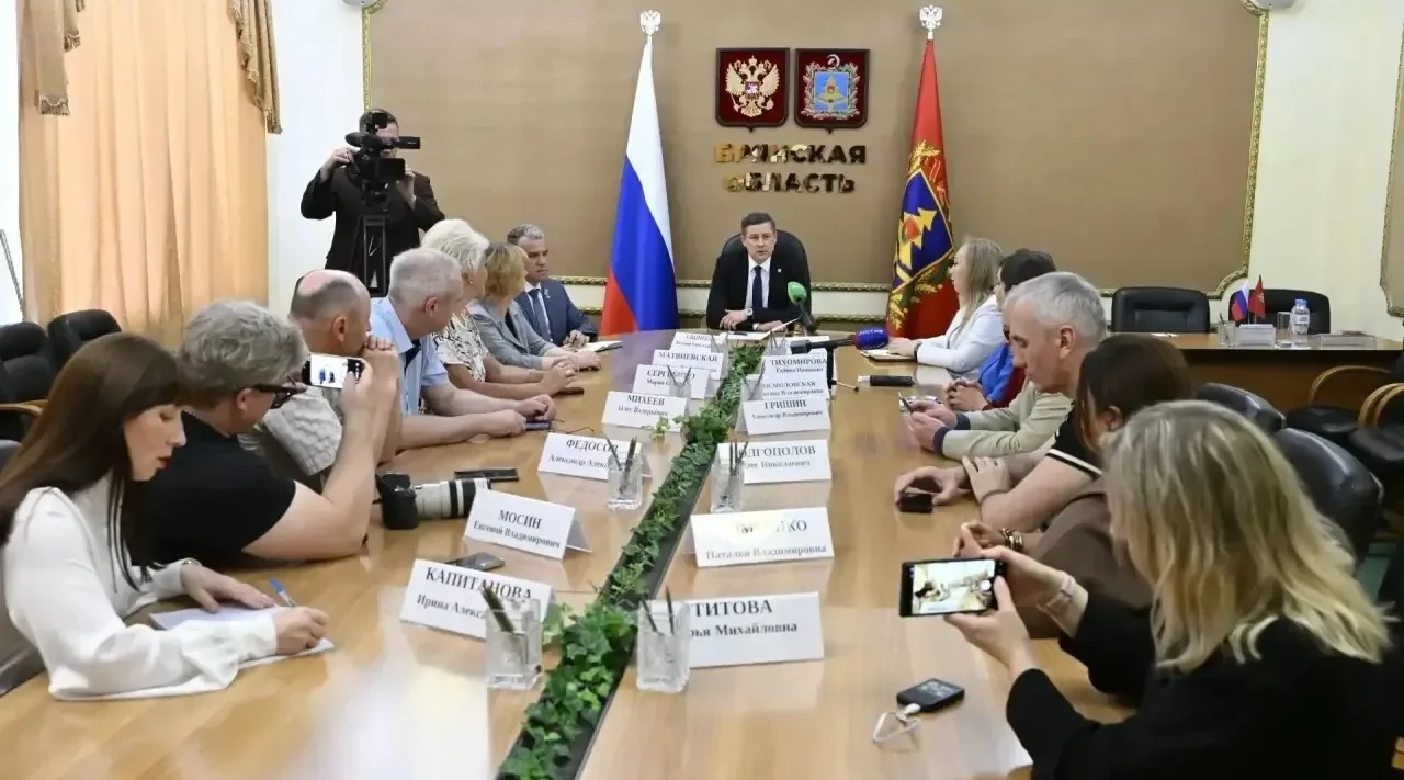 С руководителями ведущих брянских СМИ встретился Егор Ковальчук