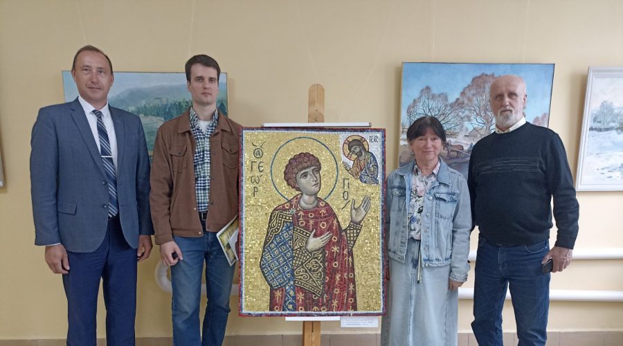 Художественная выставка семьи Волковых открылась в Жуковке