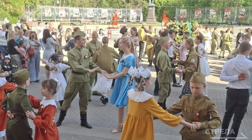 В Брянске проходит Всероссийская акция «Вальс Победы»