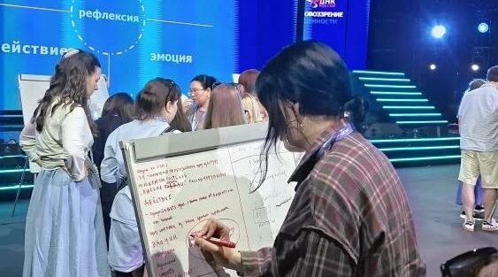 В работе Летней школы «Таврида.АРТ» участвуют волонтеры культуры из Брянска