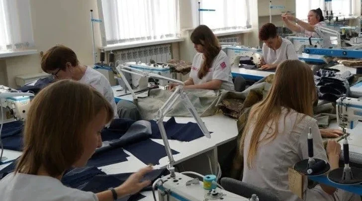 Егор Ковальчук поздравил работников легкой и текстильной промышленности