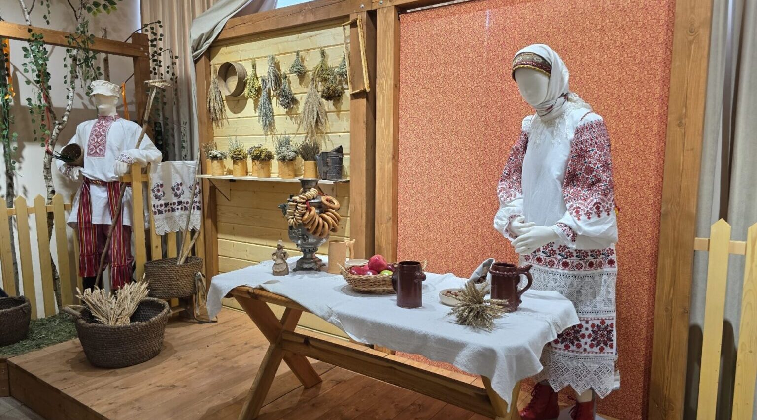 Выставка «Лето Господне» открылась в Брянске