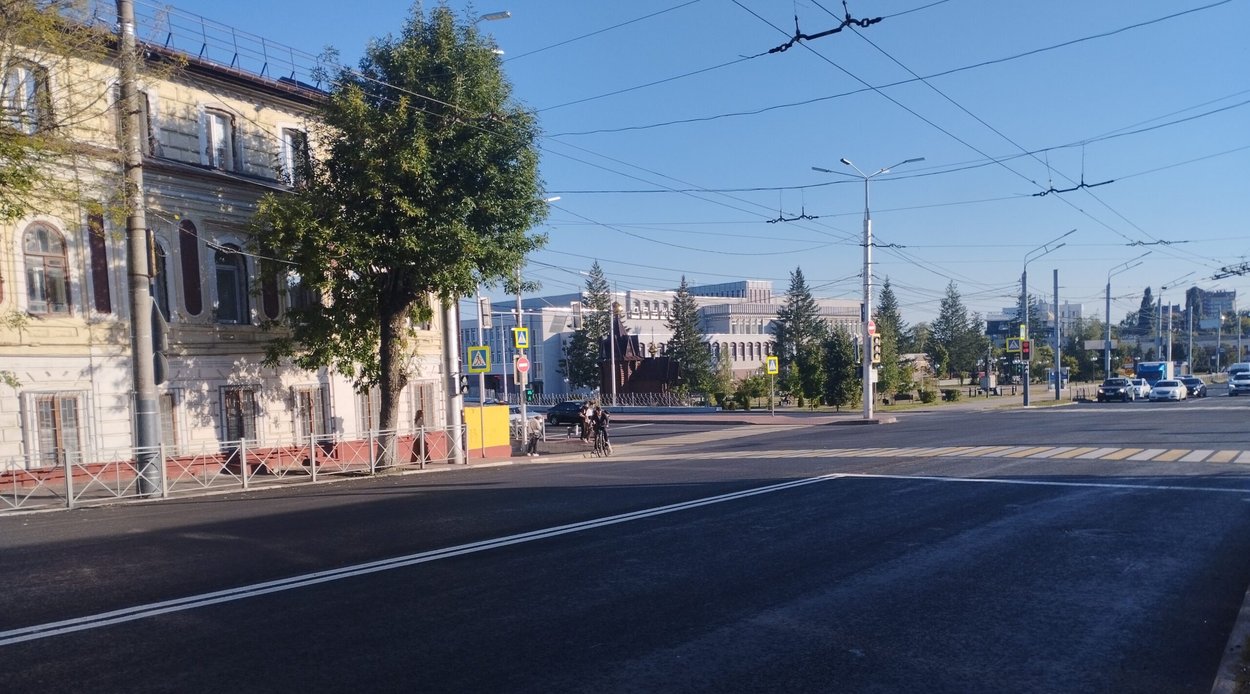 В Брянске обновляют дорогу к туристическим объектам