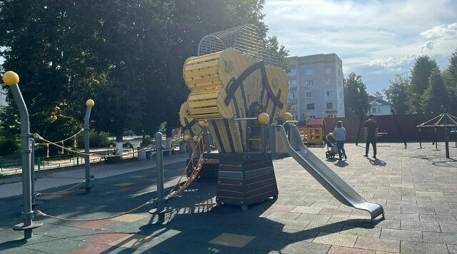 В городе Сельцо благоустроена детская площадка