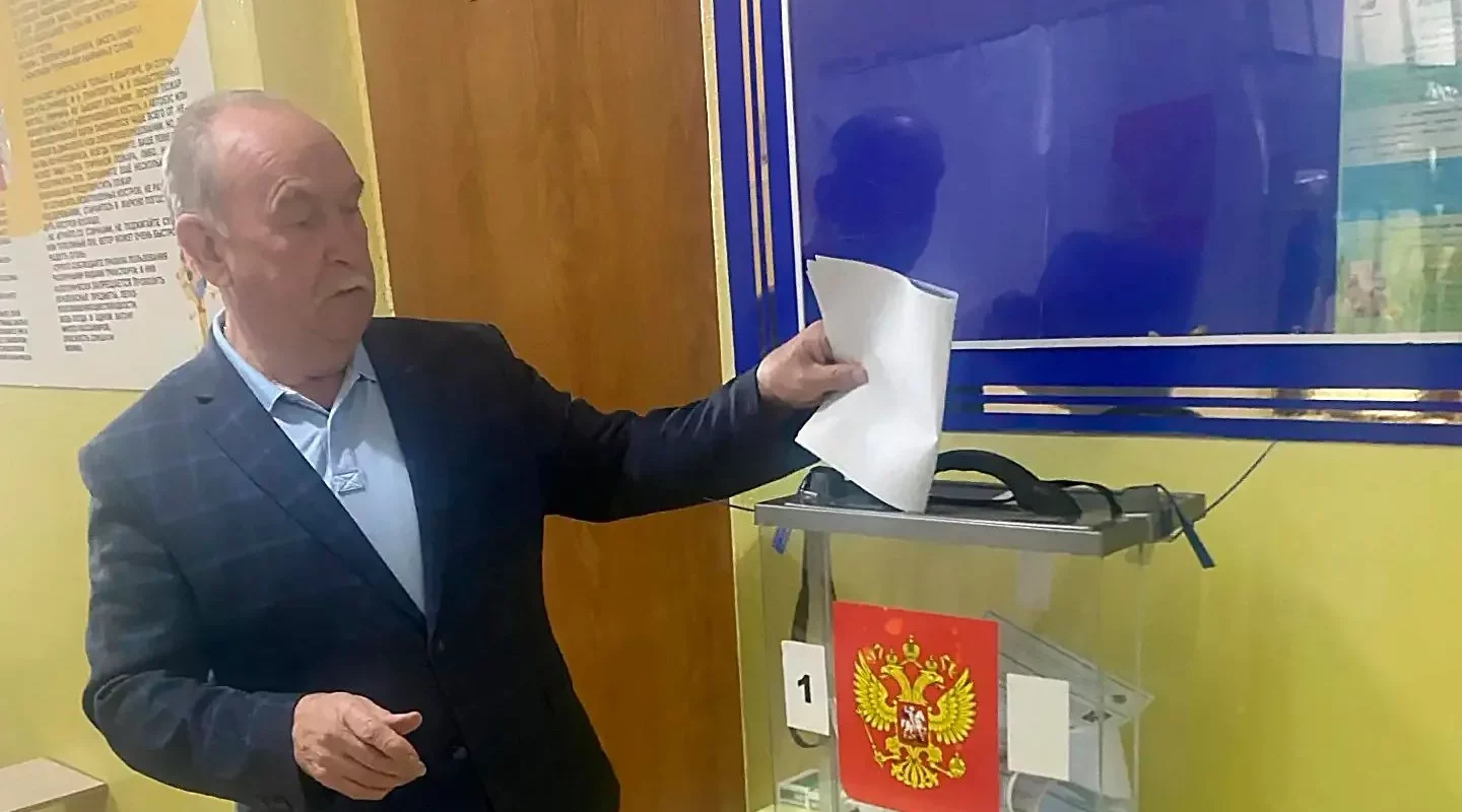 Василий Игрунёв проголосовал на стабильное развитие страны и региона