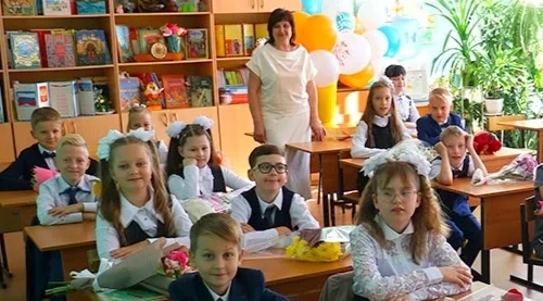 Егор Ковальчук поздравил брянских учителей с профессиональным праздником